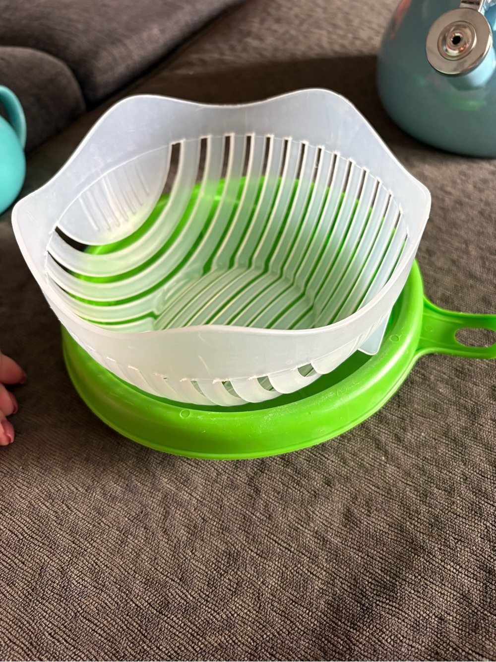 Green and White Collapsible Salad Spinner Strainer - Brand Unspecified